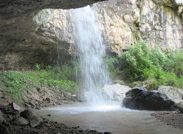 Грот водопада Чинарев