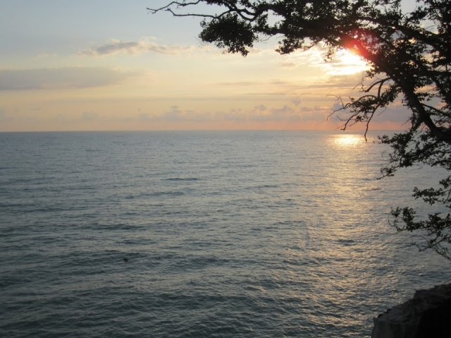 Вид на Черное море на закате со Скалы Киселева