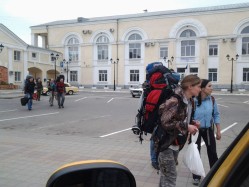 Встреча туристов на вокзале Армавир-Туапсинский перед трансфером, заброской в горы