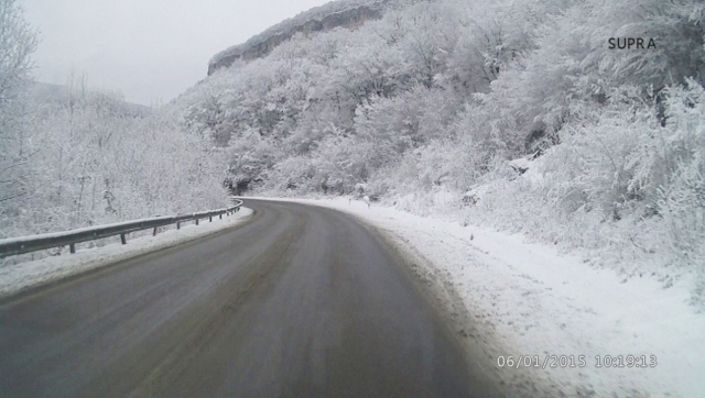 Зимняя дорога за п. Каменномостский, (Хаджох) вдоль р. Белая